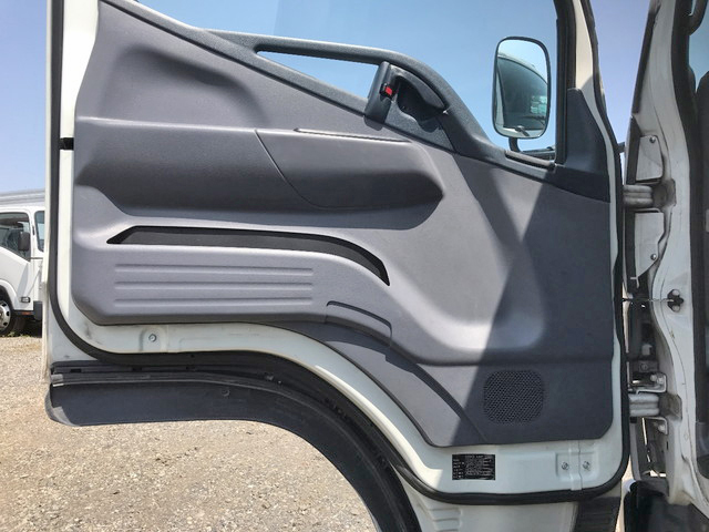 三菱ふそうキャンターアルミブロック小型（2t・3t）[写真29]