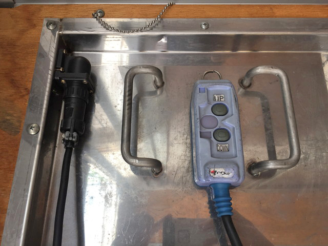 三菱ふそうキャンターアルミバン小型（2t・3t）[写真18]