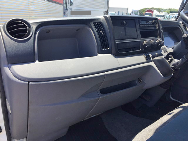 三菱ふそうキャンターアルミバン小型（2t・3t）[写真34]