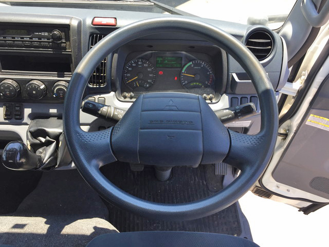 三菱ふそうキャンターアルミバン小型（2t・3t）[写真35]