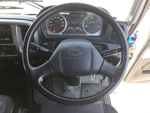 日野レンジャーアルミウイング中型（4t）[写真38]