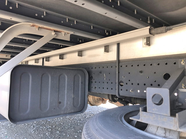 いすゞフォワードアルミウイング中型（4t）[写真17]