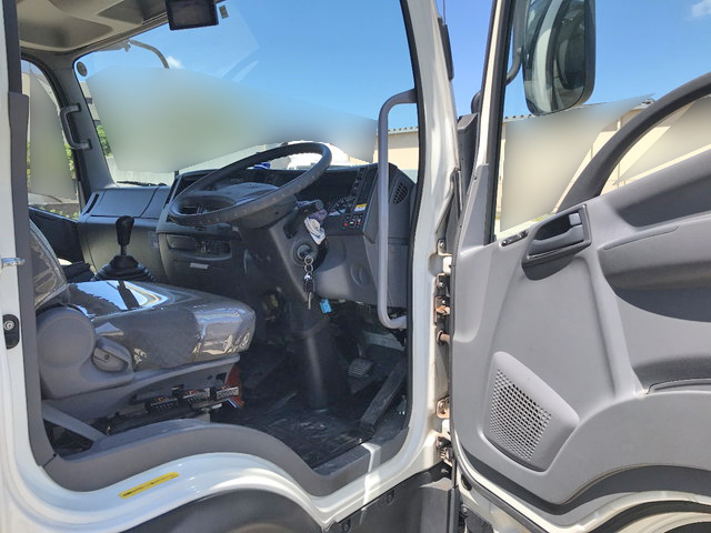 いすゞフォワードアルミウイング中型（4t）[写真24]