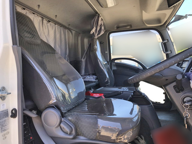 いすゞフォワードアルミウイング中型（4t）[写真25]