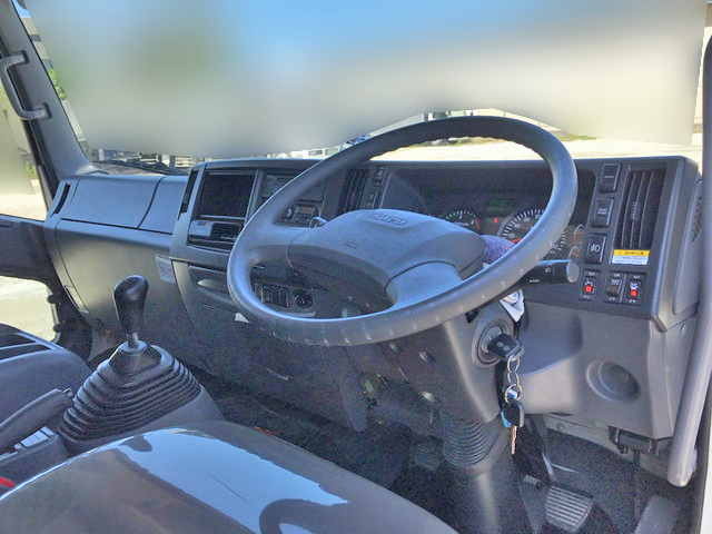 いすゞフォワードアルミウイング中型（4t）[写真28]