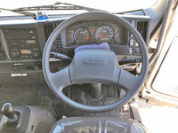 いすゞフォワードアルミウイング中型（4t）[写真31]