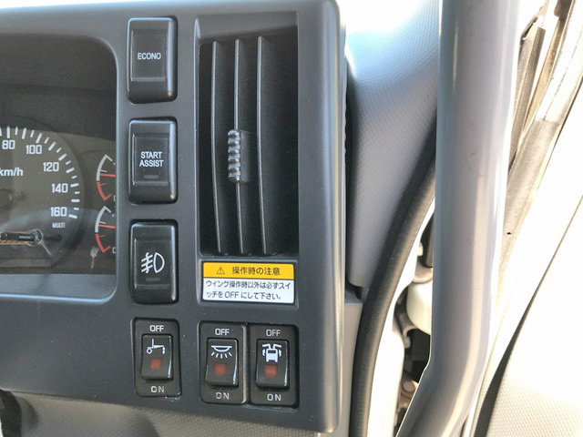 いすゞフォワードアルミウイング中型（4t）[写真34]