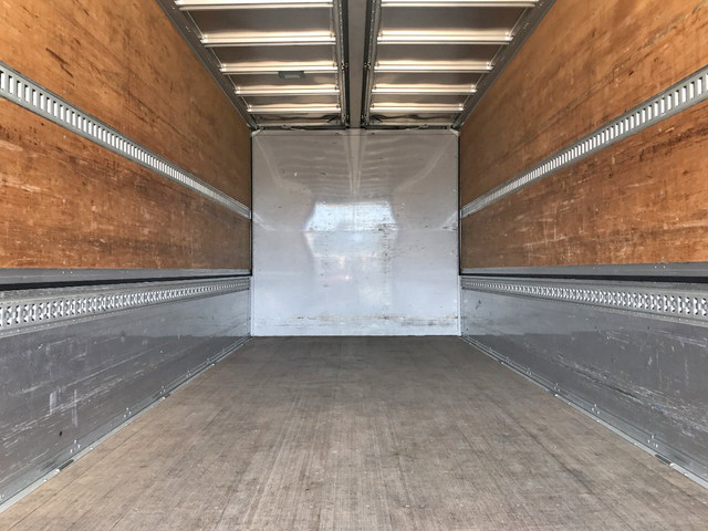 いすゞフォワードアルミウイング中型（4t）[写真08]