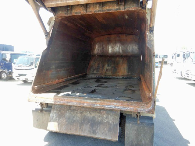 三菱ふそうファイターパッカー車（塵芥車）増トン（6t・8t）[写真12]