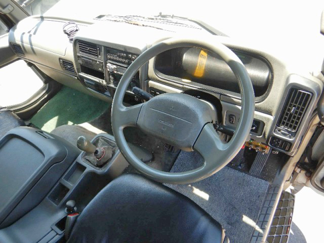 三菱ふそうファイターパッカー車（塵芥車）増トン（6t・8t）[写真20]