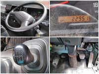 いすゞフォワードコンテナ専用車中型（4t）[写真30]