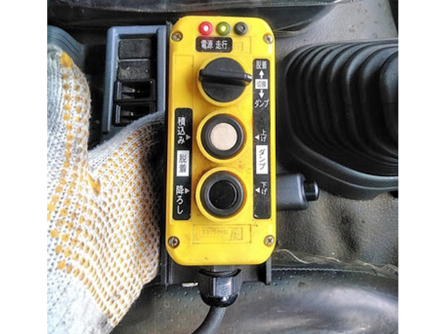 いすゞフォワードコンテナ専用車中型（4t）[写真32]