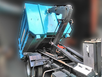 いすゞフォワードコンテナ専用車中型（4t）[写真09]