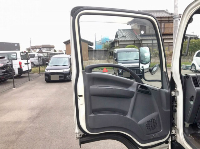 いすゞエルフアルミバン小型（2t・3t）[写真20]