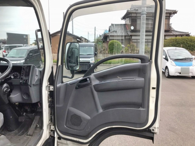 いすゞエルフアルミバン小型（2t・3t）[写真21]
