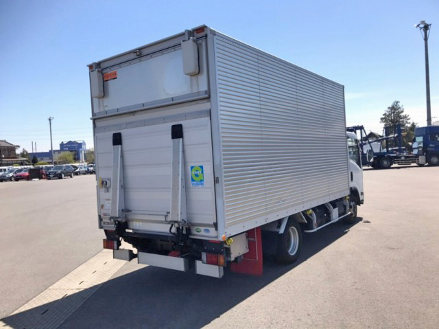 いすゞエルフアルミバン小型（2t・3t）[写真04]