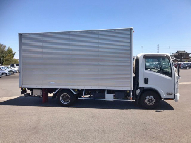 いすゞエルフアルミバン小型（2t・3t）[写真06]