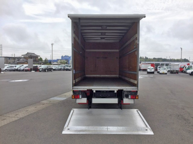 いすゞエルフアルミバン小型（2t・3t）[写真09]