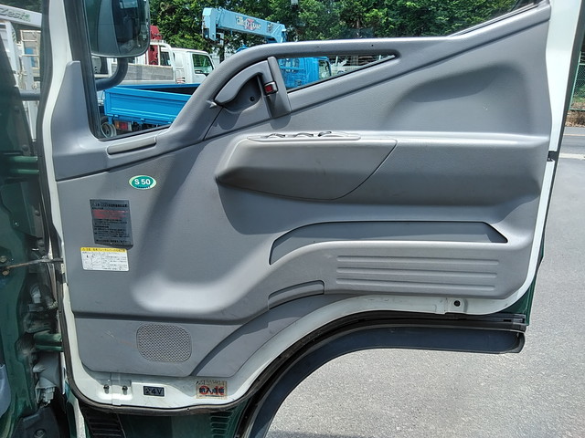 三菱ふそうキャンターユニック4段小型（2t・3t）[写真27]