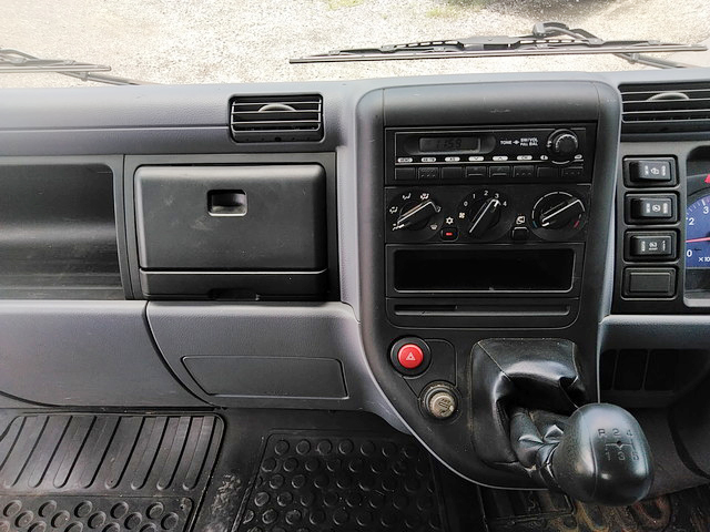 三菱ふそうキャンターユニック4段小型（2t・3t）[写真33]