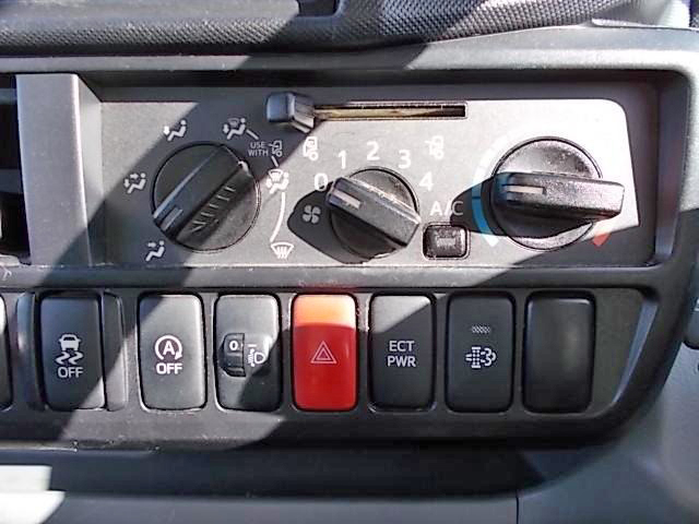 トヨタトヨエースアルミバン小型（2t・3t）[写真36]