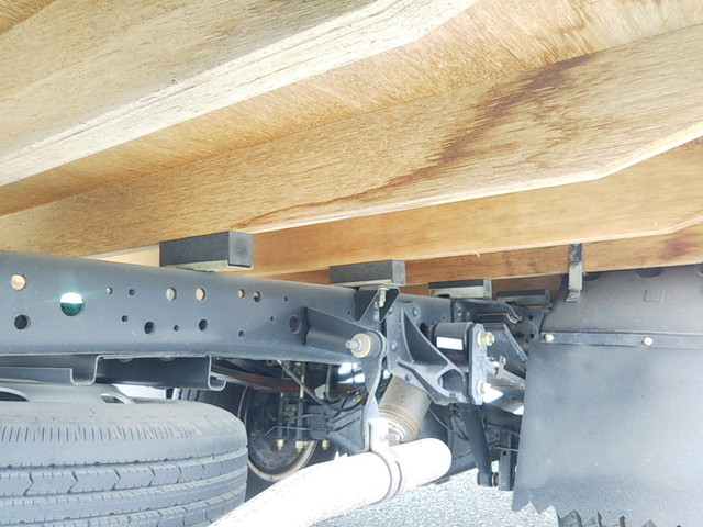 いすゞエルフ平ボディ小型（2t・3t）[写真17]