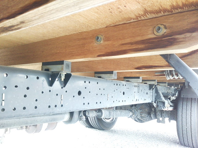 いすゞエルフ平ボディ小型（2t・3t）[写真19]