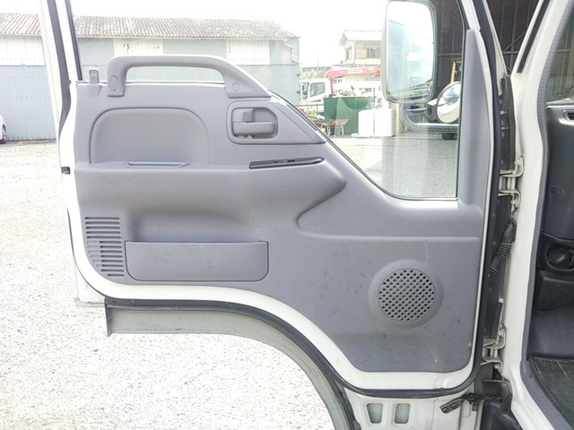 いすゞエルフ平ボディ小型（2t・3t）[写真25]