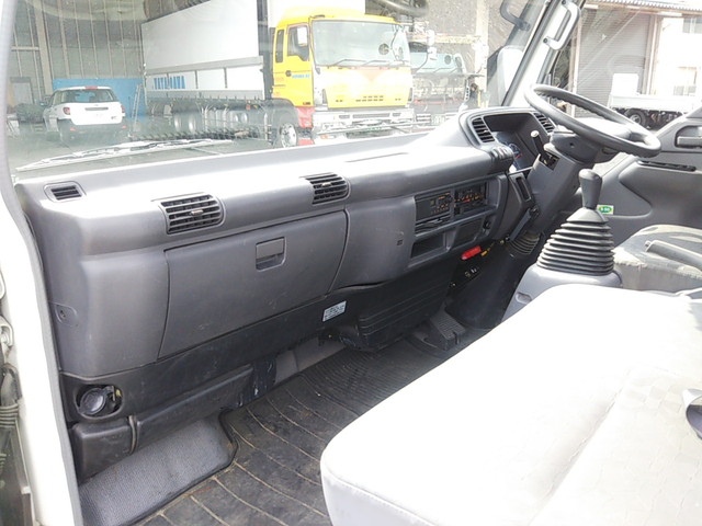 いすゞエルフ平ボディ小型（2t・3t）[写真30]