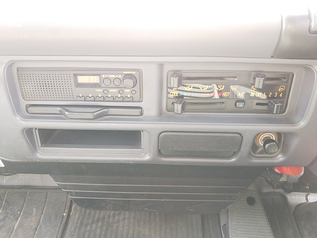 いすゞエルフ平ボディ小型（2t・3t）[写真32]