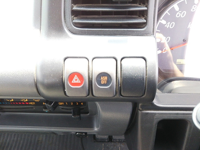 いすゞエルフ平ボディ小型（2t・3t）[写真33]