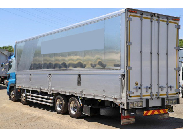 日野プロフィアアルミウイング大型（10t）[写真02]