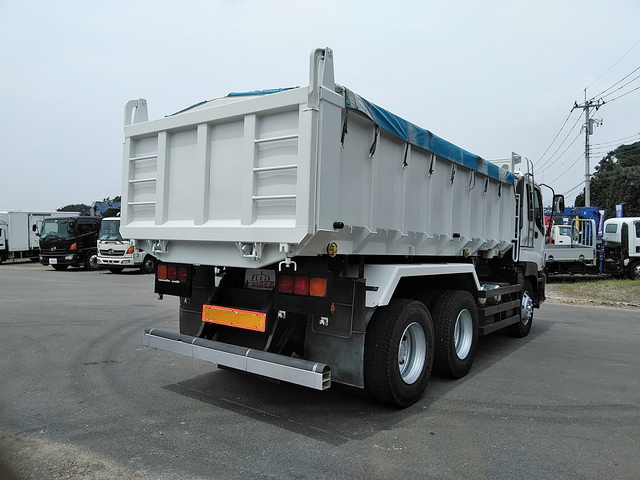 いすゞギガ深ダンプ（土砂禁ダンプ）大型（10t）[写真02]