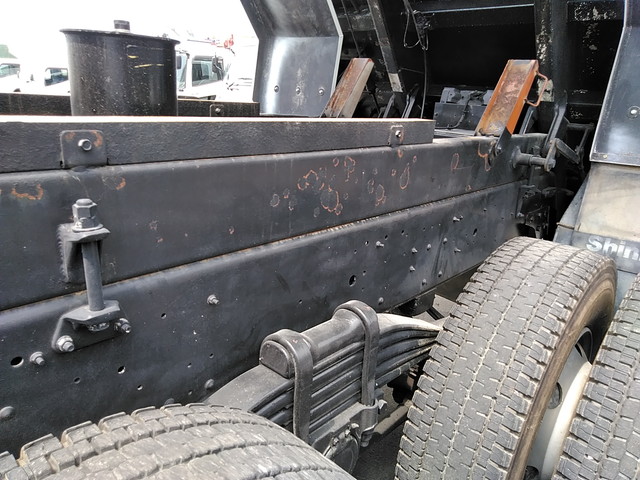 いすゞギガ深ダンプ（土砂禁ダンプ）大型（10t）[写真21]