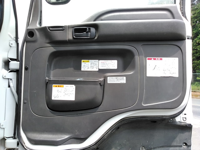 いすゞギガ深ダンプ（土砂禁ダンプ）大型（10t）[写真28]