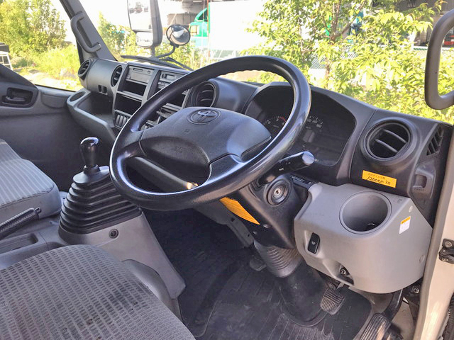 トヨタダイナアルミブロック小型（2t・3t）[写真32]