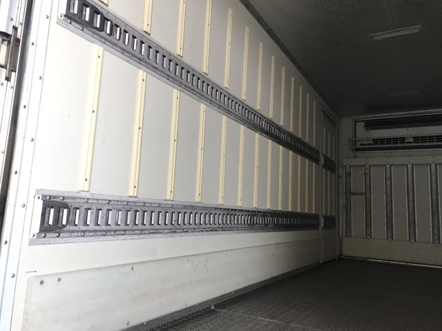 いすゞエルフ冷凍車（冷蔵車）小型（2t・3t）[写真16]