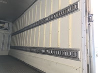 いすゞエルフ冷凍車（冷蔵車）小型（2t・3t）[写真17]