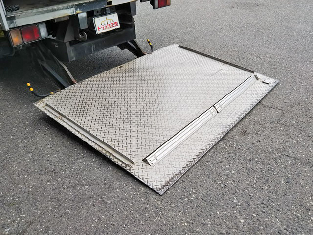 いすゞエルフアルミバン小型（2t・3t）[写真11]