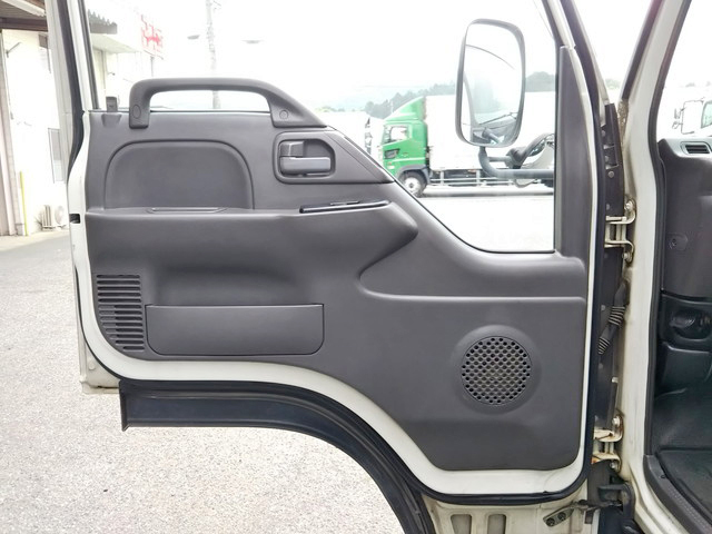 いすゞエルフアルミバン小型（2t・3t）[写真30]