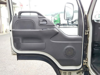 いすゞエルフアルミバン小型（2t・3t）[写真30]