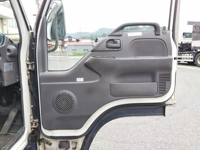 いすゞエルフアルミバン小型（2t・3t）[写真31]