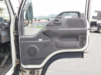 いすゞエルフアルミバン小型（2t・3t）[写真31]