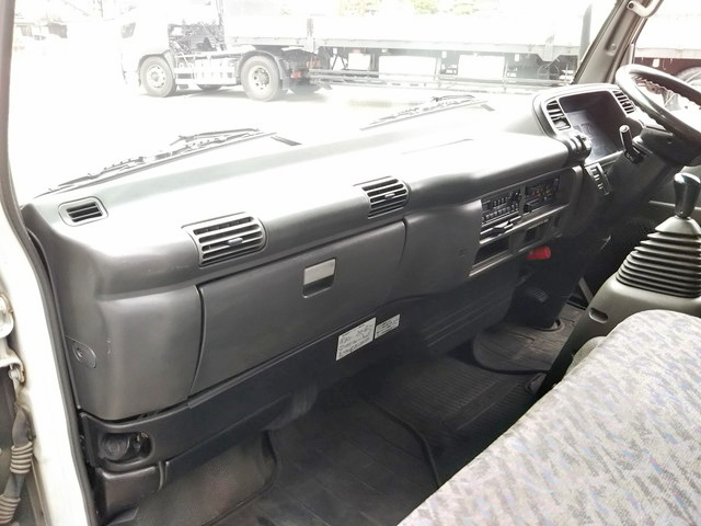 いすゞエルフアルミバン小型（2t・3t）[写真35]