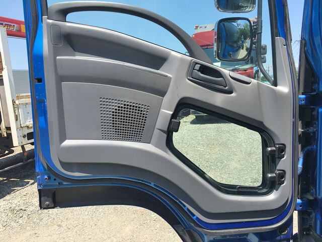 いすゞフォワードアルミバン増トン（6t・8t）[写真27]