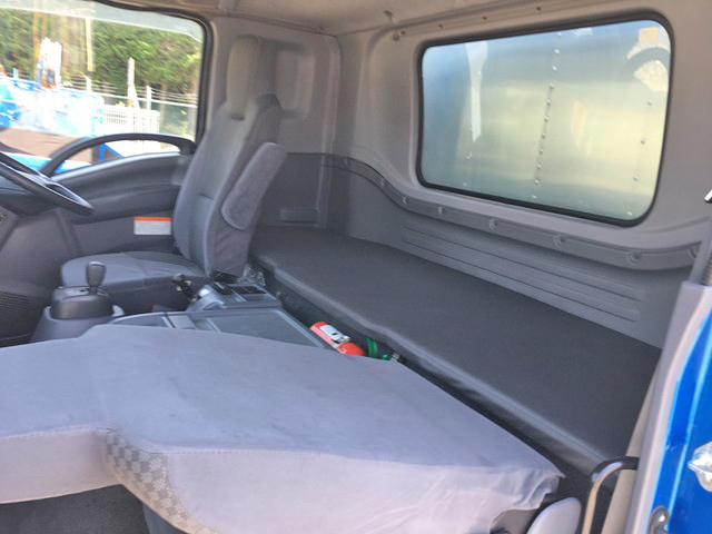 いすゞフォワードアルミバン増トン（6t・8t）[写真34]