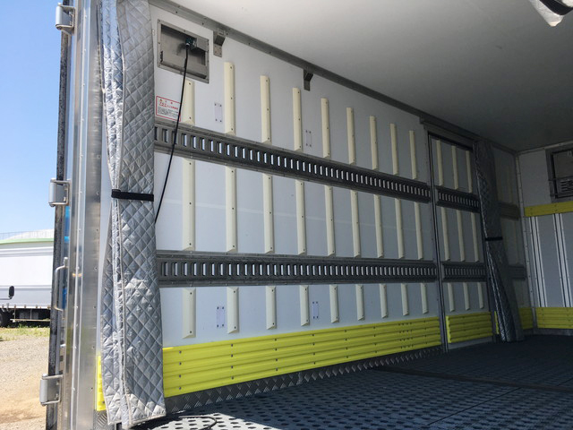 三菱ふそうキャンター冷凍車（冷蔵車）小型（2t・3t）[写真12]