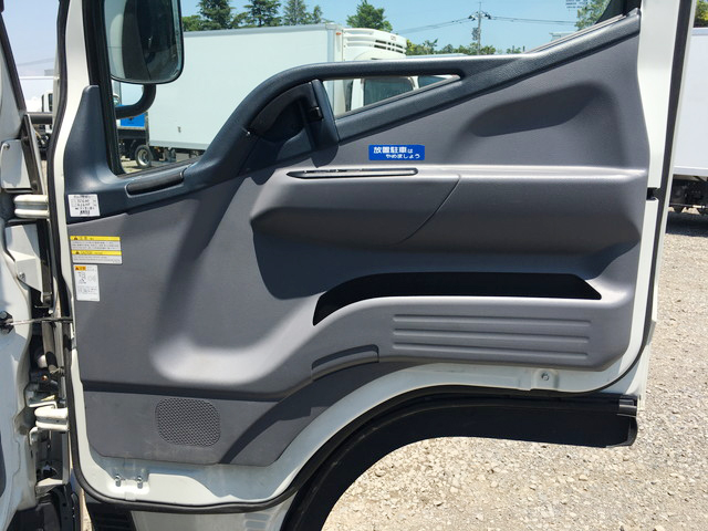 三菱ふそうキャンター冷凍車（冷蔵車）小型（2t・3t）[写真28]