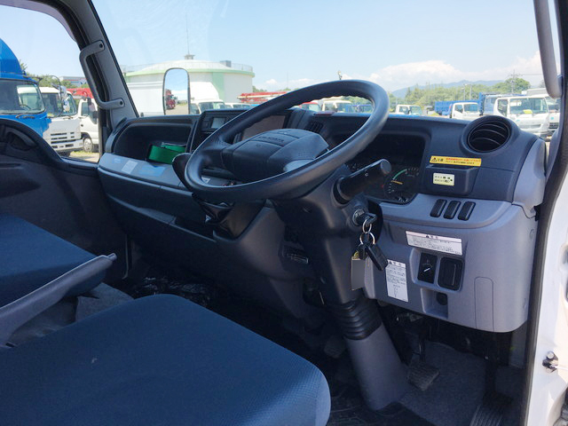 三菱ふそうキャンター冷凍車（冷蔵車）小型（2t・3t）[写真33]