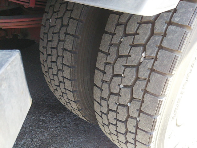 三菱ふそうキャンター冷蔵冷凍ウイング小型（2t・3t）[写真15]